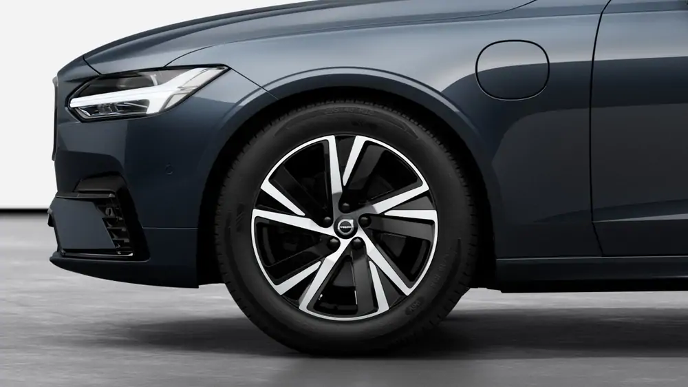 New Volvo R-Design Plug-in Hybrid 8-speed Geartronic™ automatic transmission 3