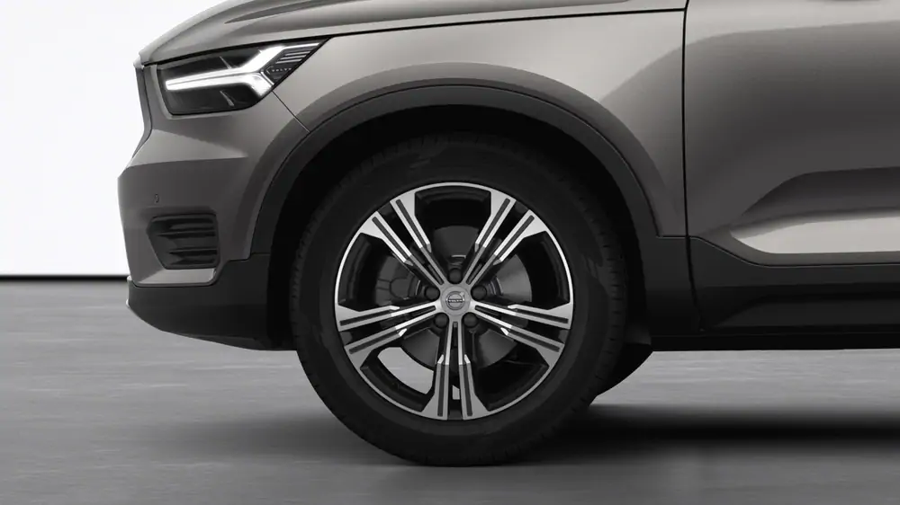 New Volvo Inscription Micro hybrid 8-speed Geartronic™ automatic transmission 3