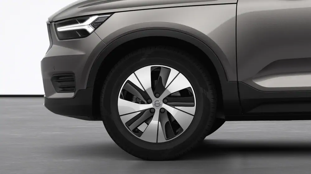 New Volvo Momentum Pro Micro hybrid 8-speed Geartronic™ automatic transmission 3