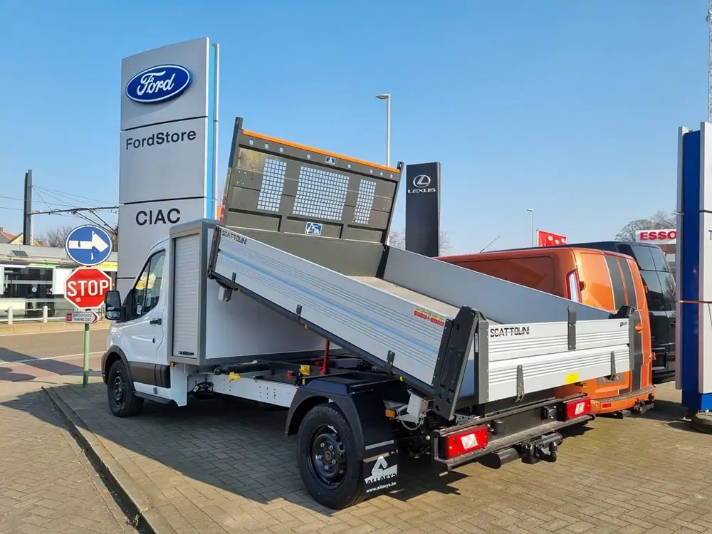 New Ford Transit 2t mca 350L Chassis enkele cabine L3 Trend/zonder laadbak RWD M6 2. AXW - niet-metaalkleur: Frozen White 8