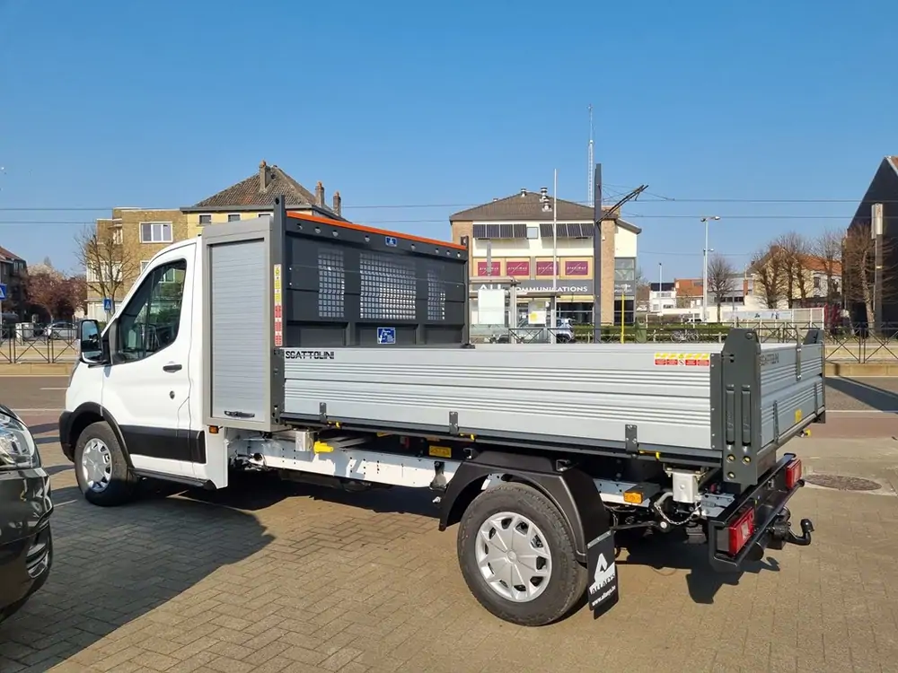 New Ford Transit 2t mca 350L Chassis enkele cabine L3 Trend/zonder laadbak RWD M6 2. AXW - niet-metaalkleur: Frozen White 7