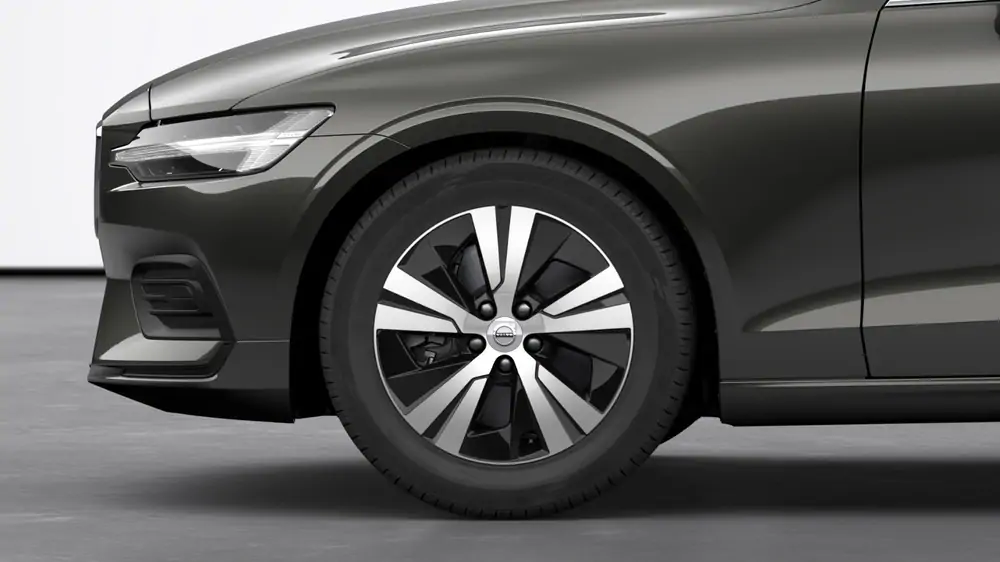 New Volvo Momentum Pro Mild hybrid 8-speed Geartronic™ automatic transmission 3