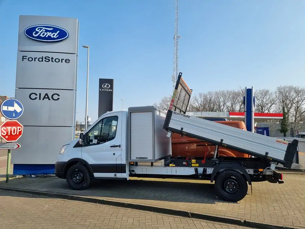 New Ford Transit 2t mca 350L Chassis enkele cabine L3 Trend/zonder laadbak RWD M6 2. AXW - niet-metaalkleur: Frozen White 1