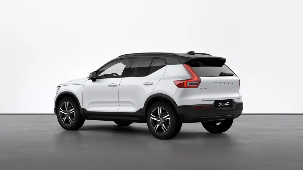 New Volvo R-Design Micro hybrid 8-speed Geartronic™ automatic transmission 2