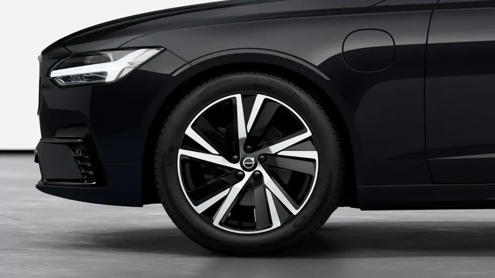 New Volvo R-Design Plug-in Hybrid 8-speed Geartronic™ automatic transmission 3
